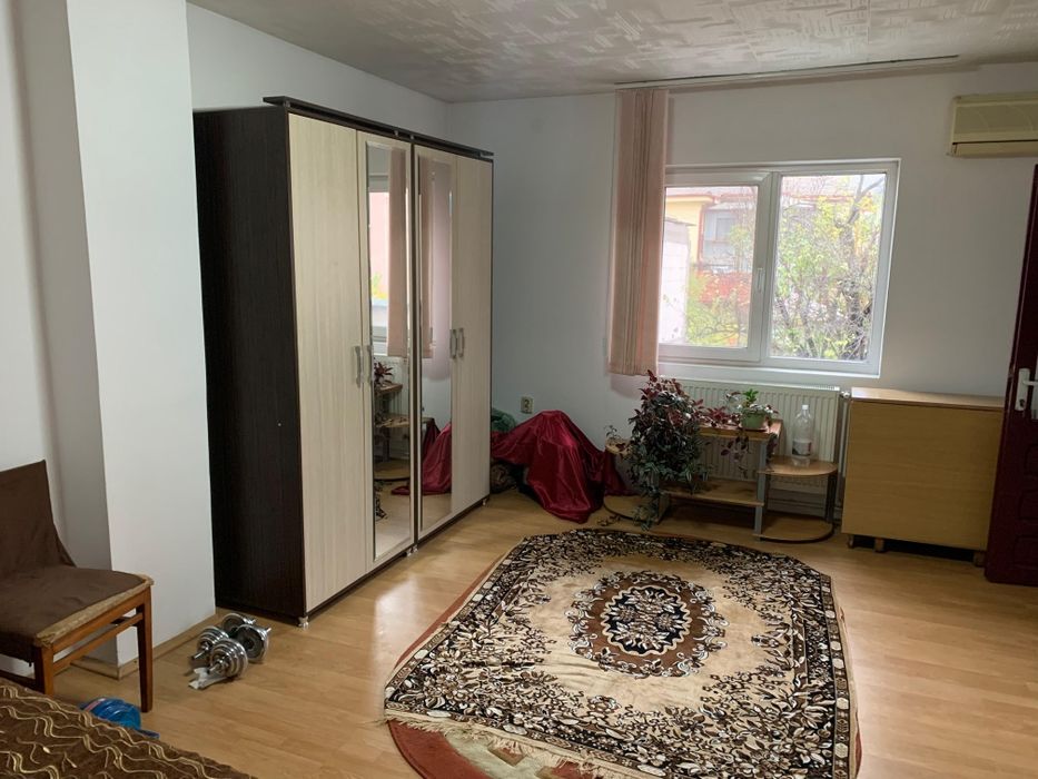 Inchiriez casa 4 camere utilata si mobilata