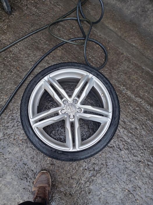 Vând jante r19 Audi