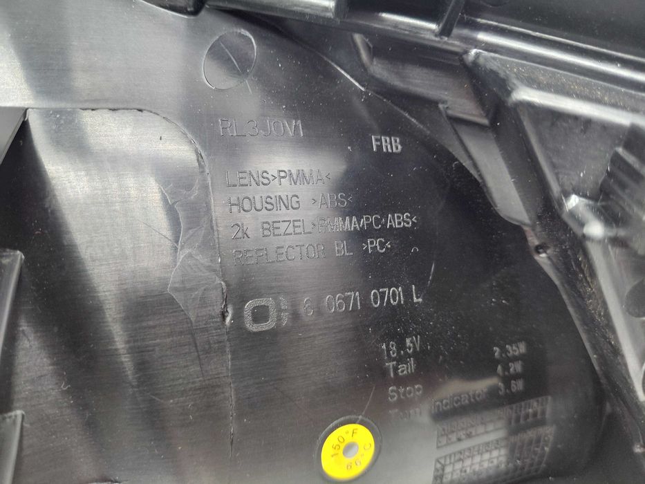 3J0945095L Нов Ляв Стоп VW Passat B9