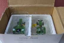 Set 2 decoratiuni de colectie JOHN DEERE, piese f rare, NOI in cutie