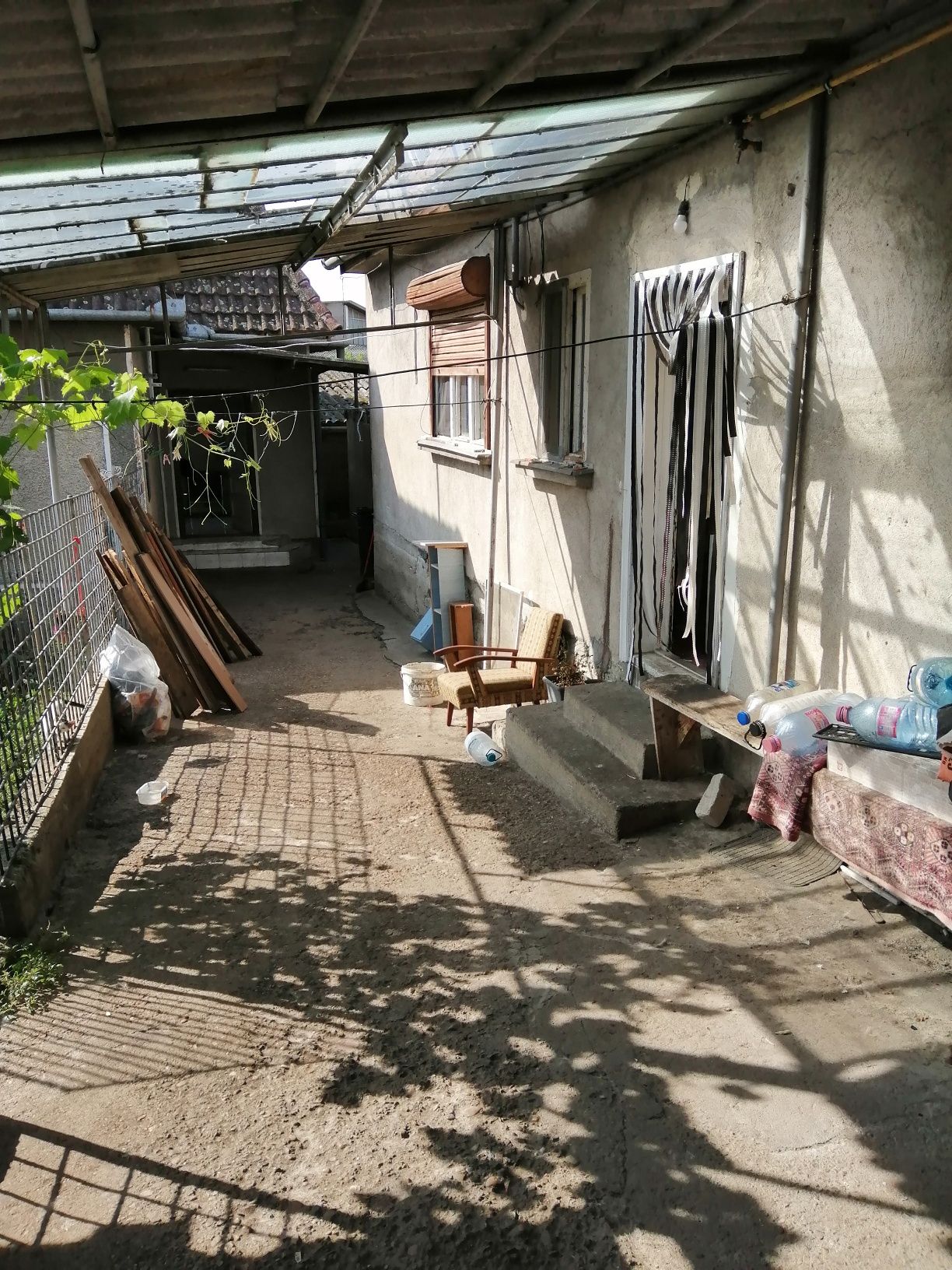 P.F.Vand Urgent! casa 3 camere in Oradea singur in curte,acces auto,60