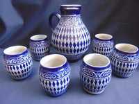 Carafa ceramica si 6 pahare cu romburi,albastre