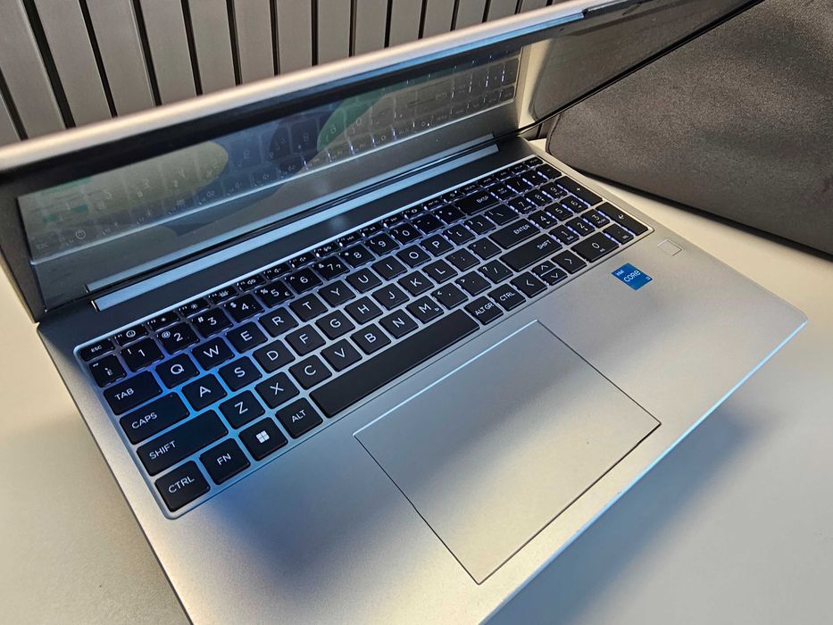 ПРОДАМ HP 250/G10 Мощный Ноутбук Core™ i3-1315U/8GB/512SSD/15.6"FullHD