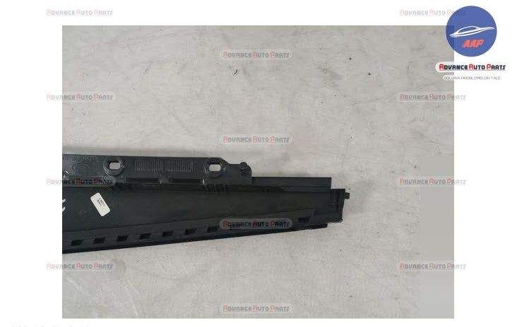 Външна Декорация Стълб Б Врата Ляв Заден оригинален Ленд Роувър / Land