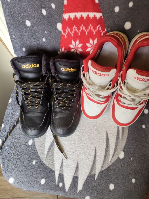 Vând doua perechi Adidas