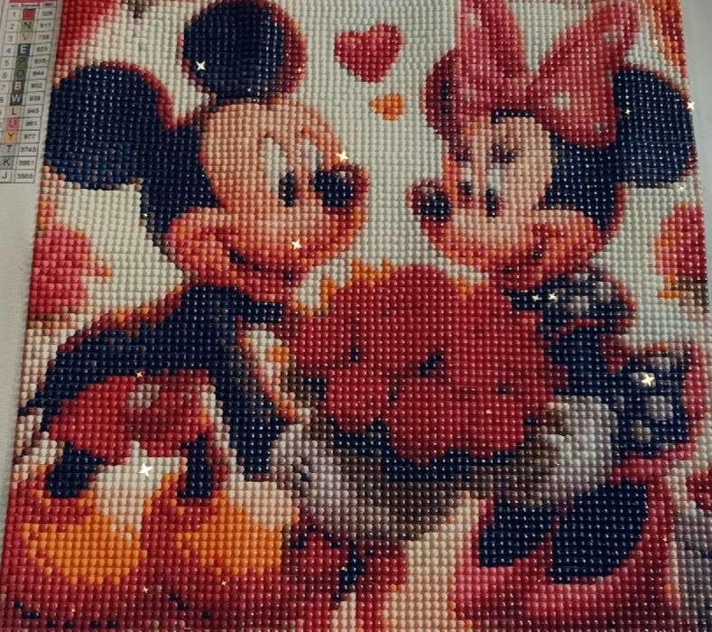 Tablou cu pietricele . Minnie & Mikie