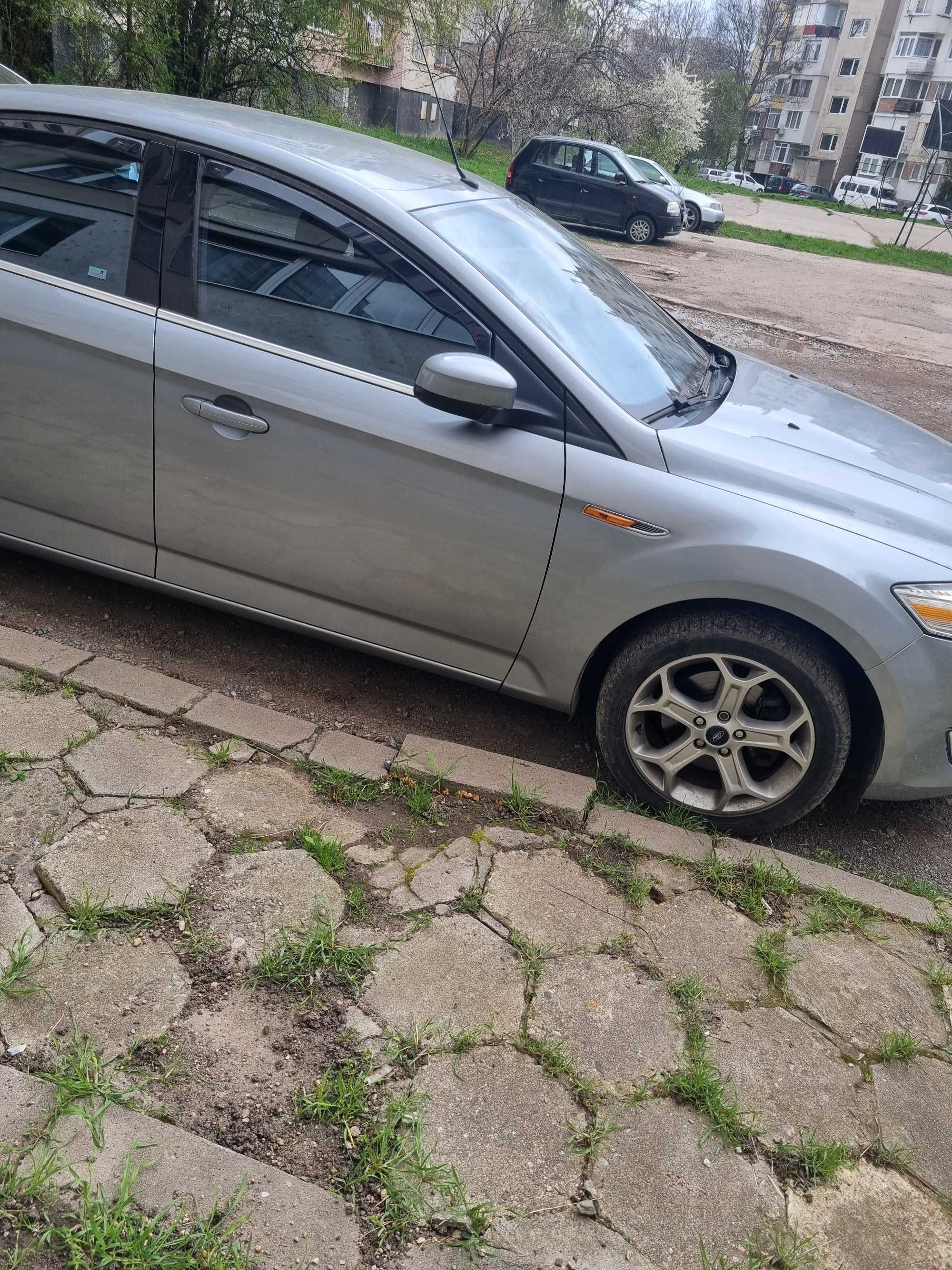 Продавам Ford Mondeo 2010 година.