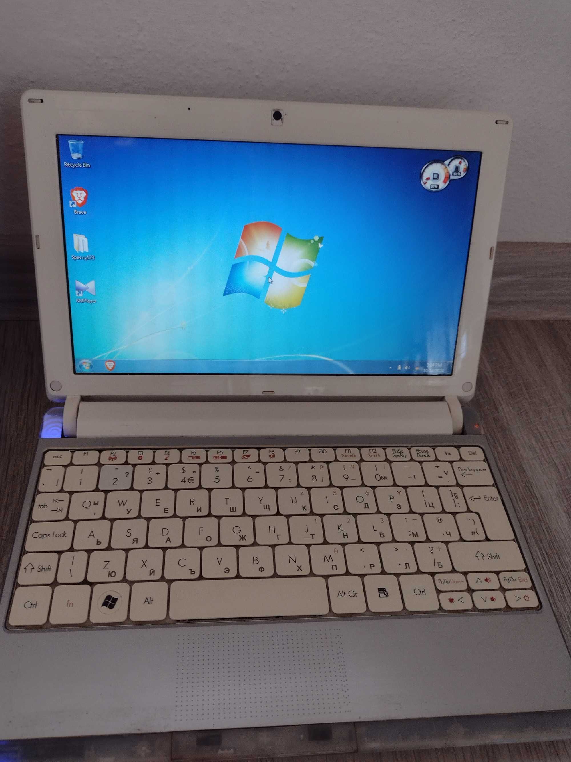 ЛОТ от 4 малки лаптопа Asus Benq Packard Bell