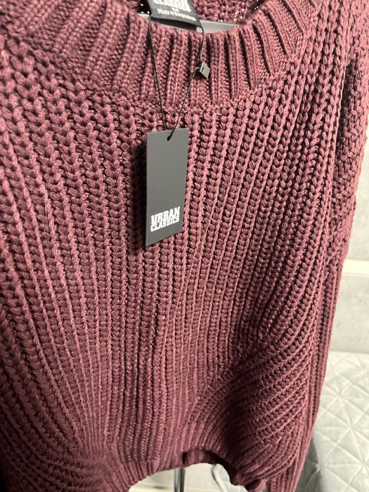 Пуловери,грейка в чермо много лека и удобна, чанта в много хубав цвят