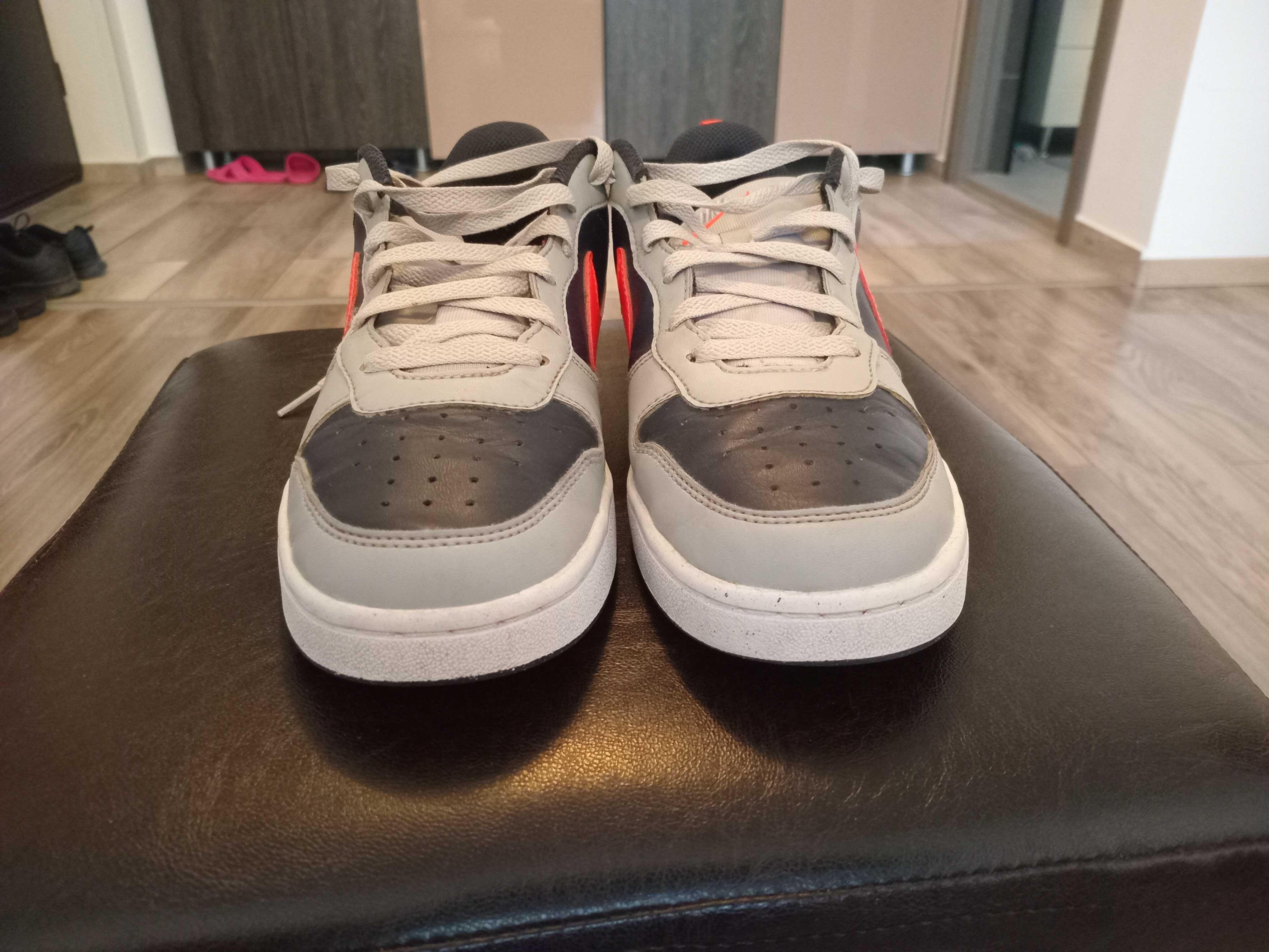 Adidasi Nike unisex in stare foarte buna, marimea 40