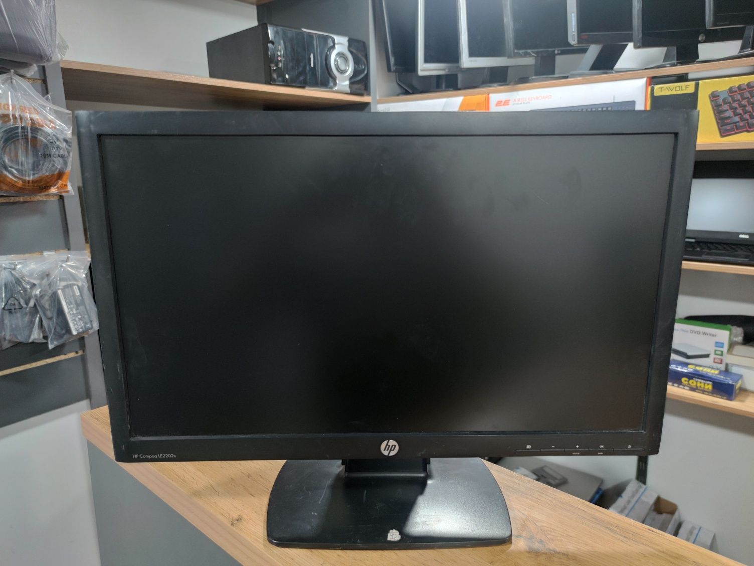 LG 22 dyum, hp 22 dyum