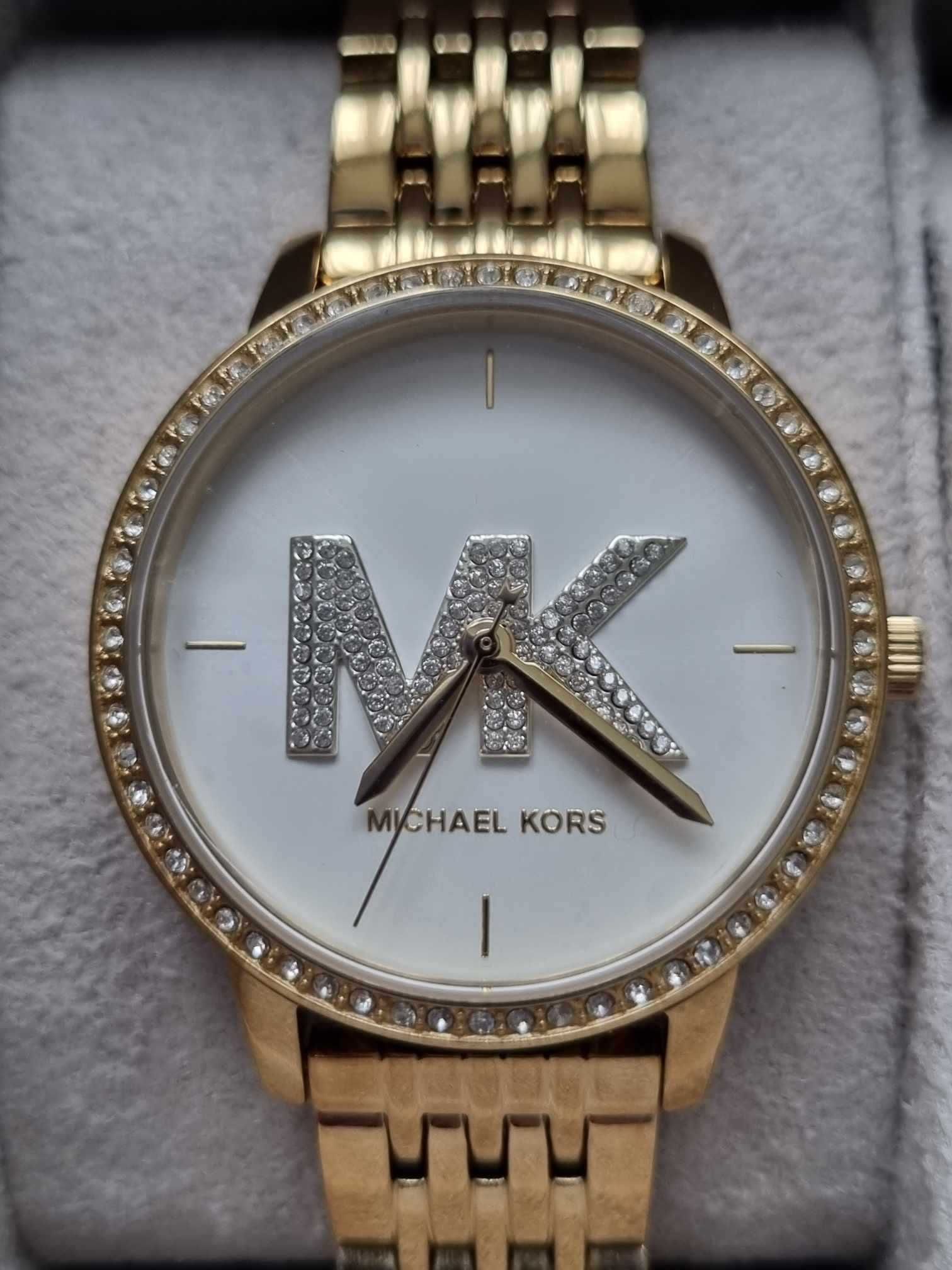 Оригинален MICHAEL KORS MK1051SET комплект часовник с гривна