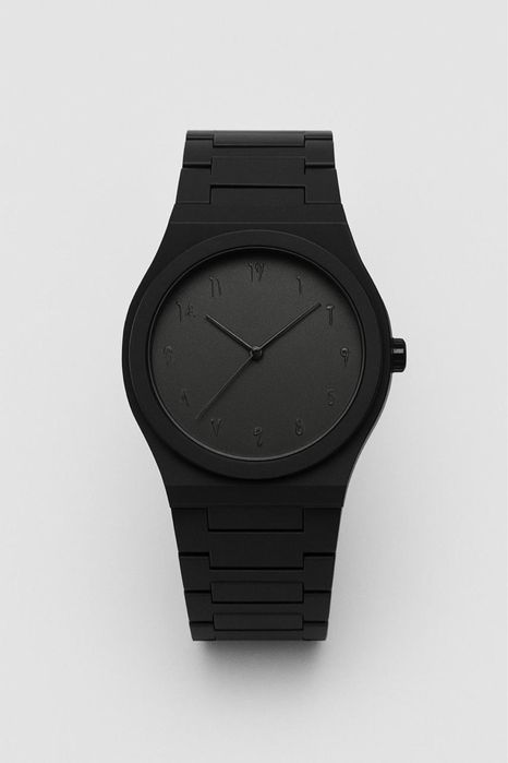 Кварцевые часы,полимерный пластик