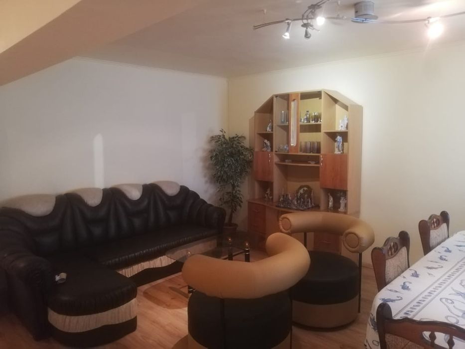 Închiriez apartament 3 camere