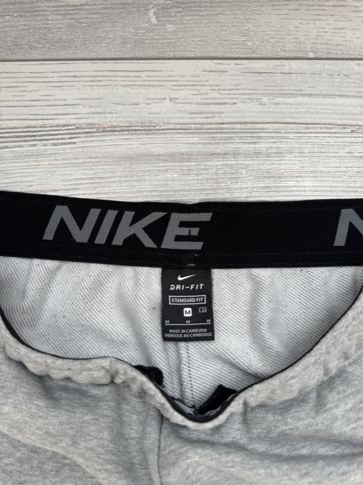 Мъжко! Чисто ново оригинално долнище Nike TF Taper
