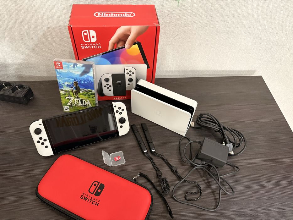 Игровая приставка Nintendo Switch OLED белый