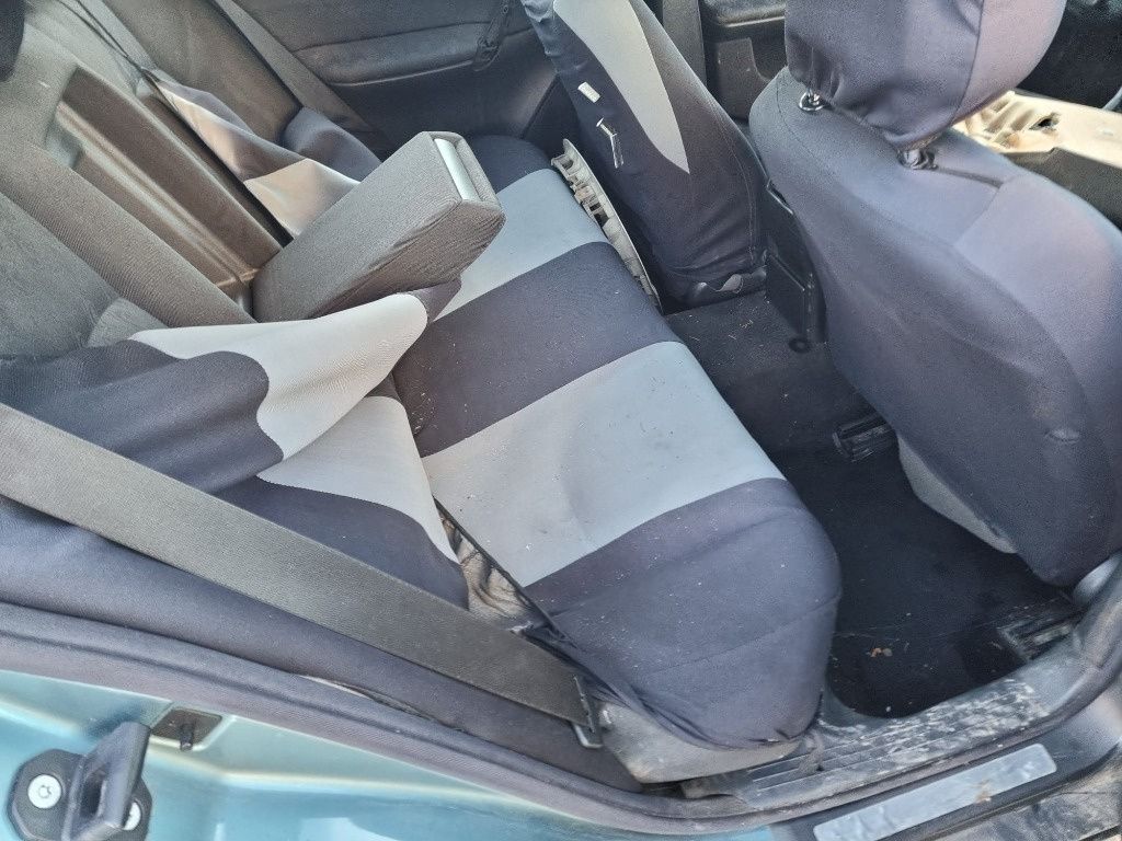 Dezmembrez Mercedes c class w203 c200 motor 2.2cdi  om611.962  136CP Volan STANGA xenon trapa bara fata spate usa aripa dreapta spate telescop far tripla cutie de viteze manuala dezmembrari