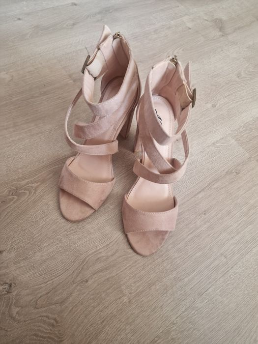Sandale bej ca si  noi