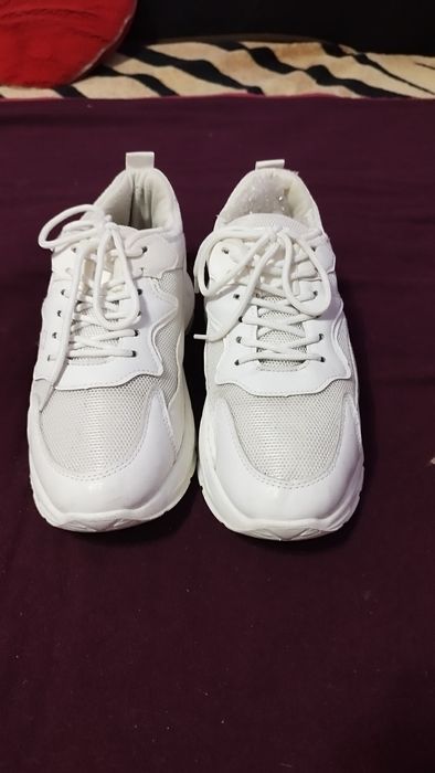 Adidași damă măr 41 piele ecologica marca originală ZEBRA