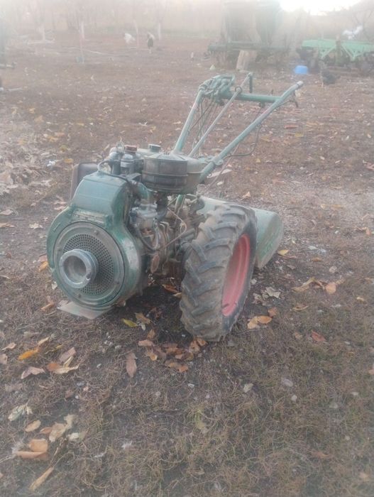 Vând motocultor Lombardini.