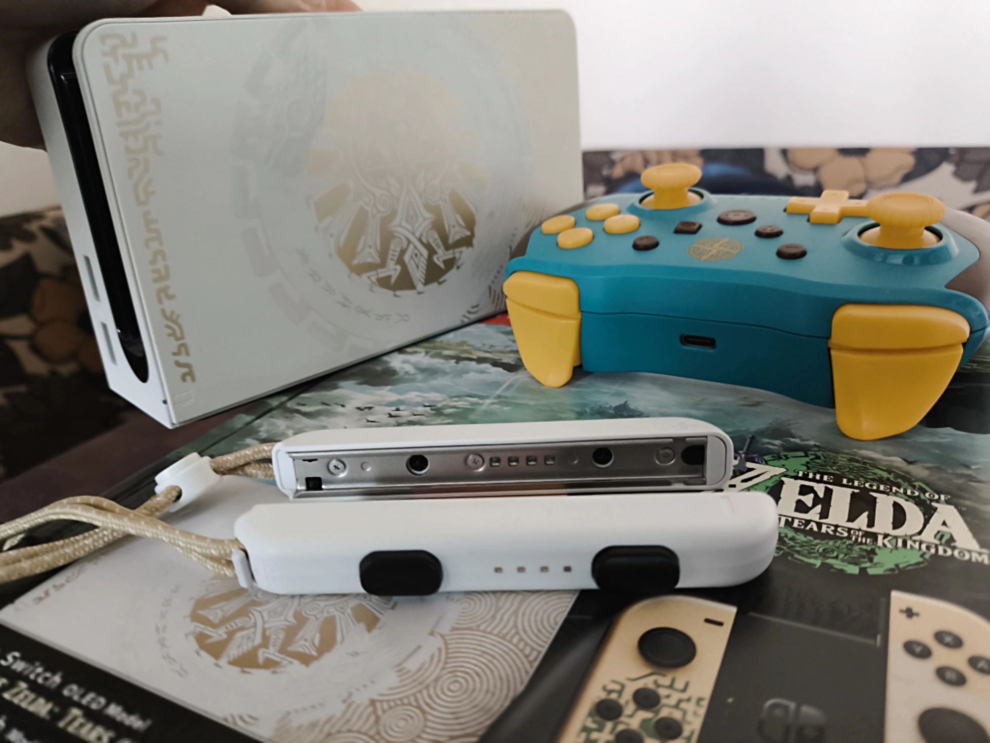 Nintendo Switch OLED Zelda Tears of the Kingdom Edition
