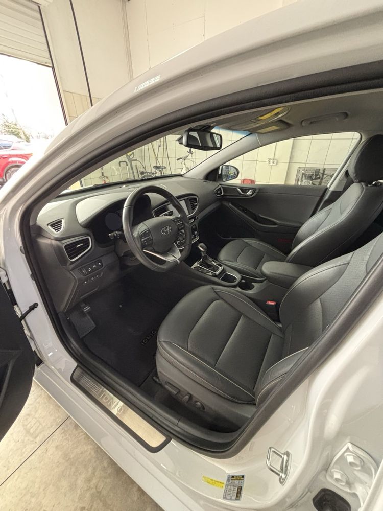 Hyundai ioniq 2019 plug in hybrid