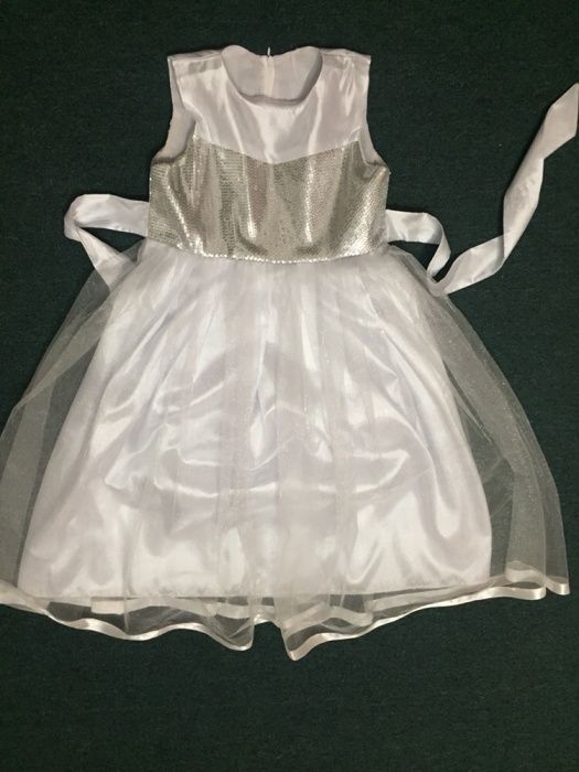 Детское платье , на девочку 6-7 лет