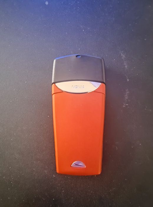 Nokia 8310  ( liber de rețea)