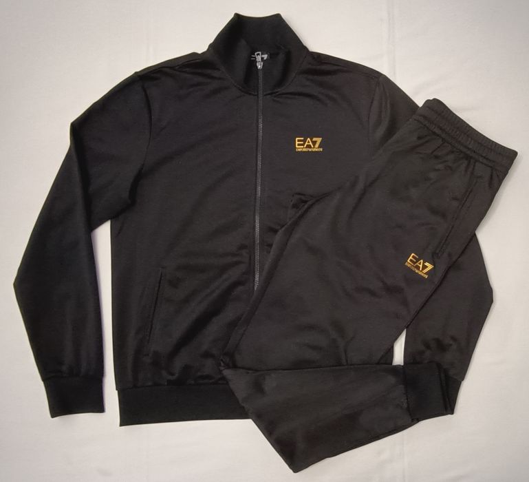 EA7 Emporio Armani Tracksuit оригинален екип L горнище и долнище