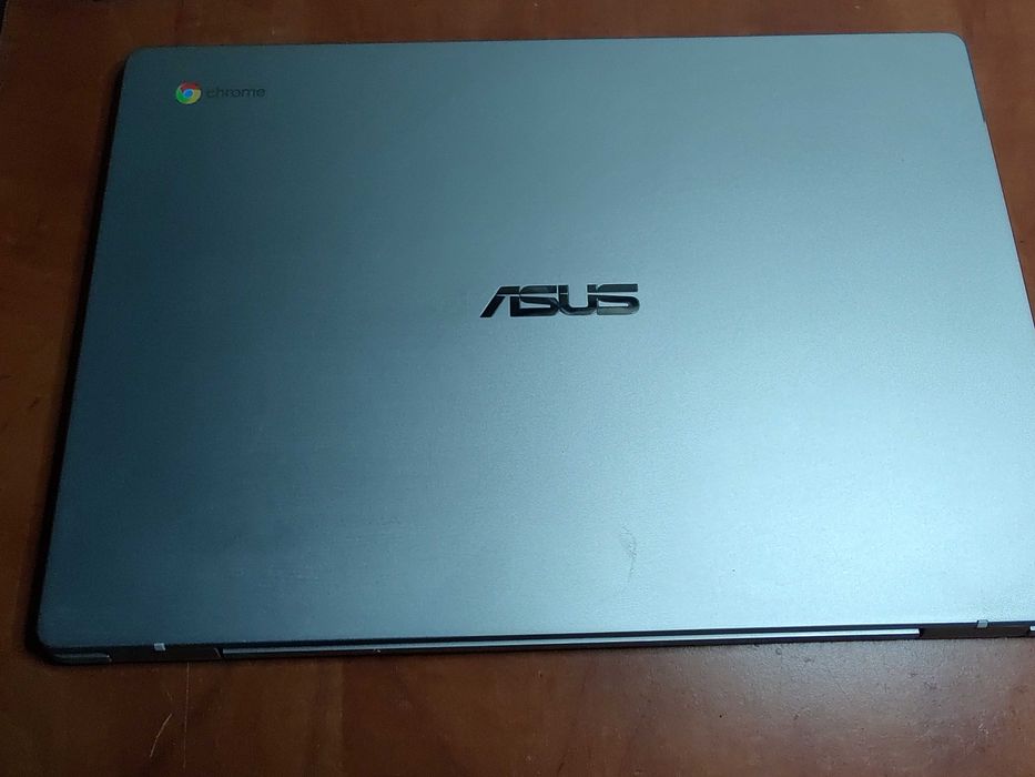 Laptop ultraportabil Asus Chromebook C523N N3350 2.4 GHz 15.6 4GB 64GB
