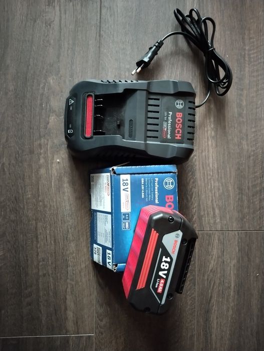 Зарядно и батерия БОШ
