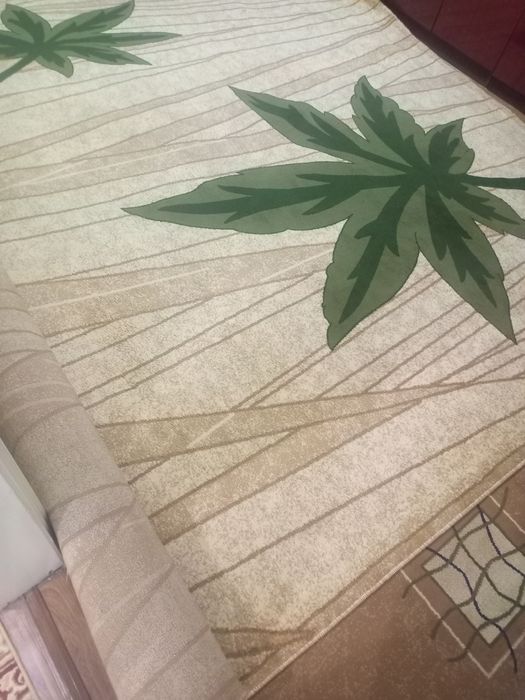 Gilam sotiladi 3 ga 5