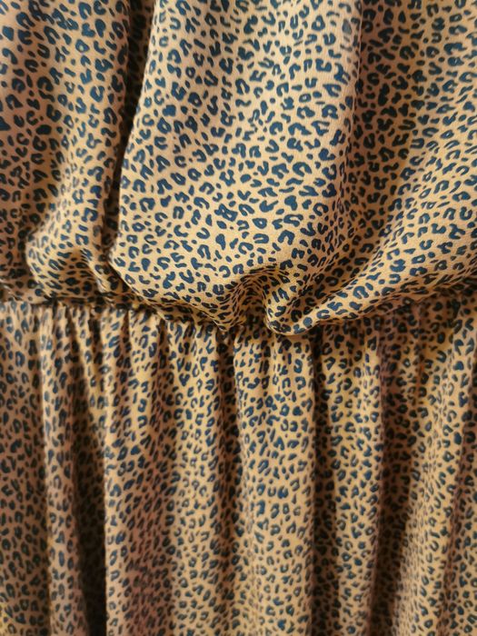 Rochie Poema maro cu print negru