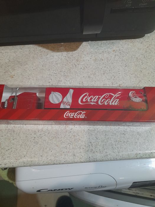 Продавам чисто ново камионче на Кока-Кола  три различни десена.