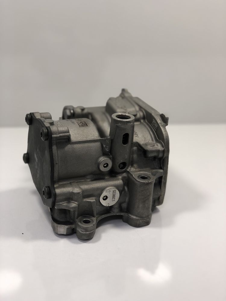 Маслена помпа с вградена вакуум помпа VW  04L145208P