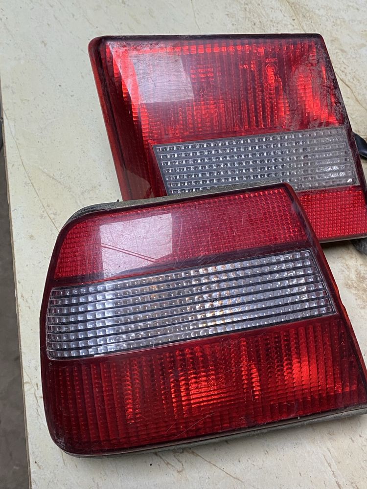 Stopuri spate Lancia Dedra 96’-set 4 bucăți originale,stare foarte bun