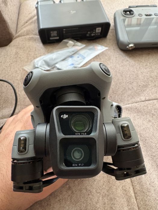 DJI AIR 3 fly more combo оставаща гаранция пълен комплект