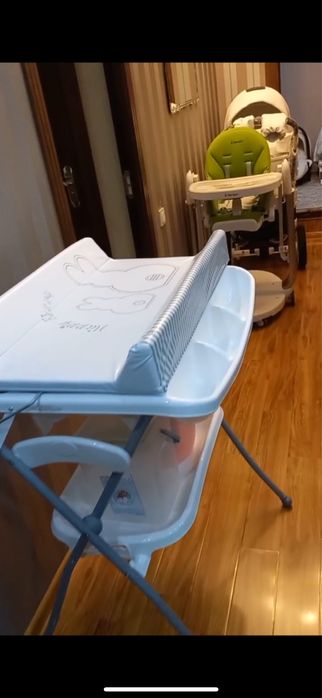 Срочно продам ванночка пеленальный столик два в одном для детей