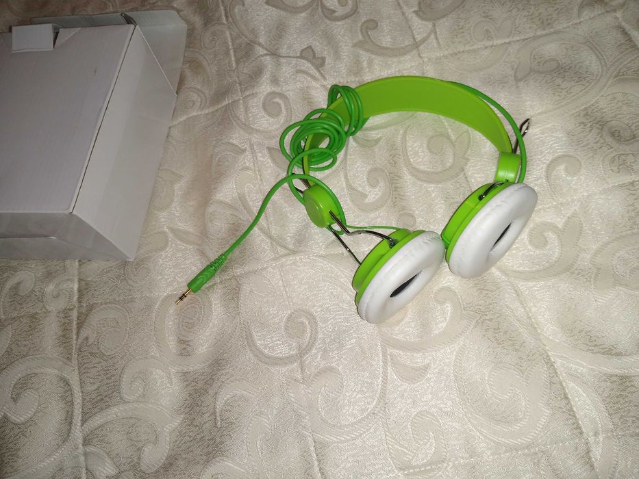 Căști computer , noi in cutie