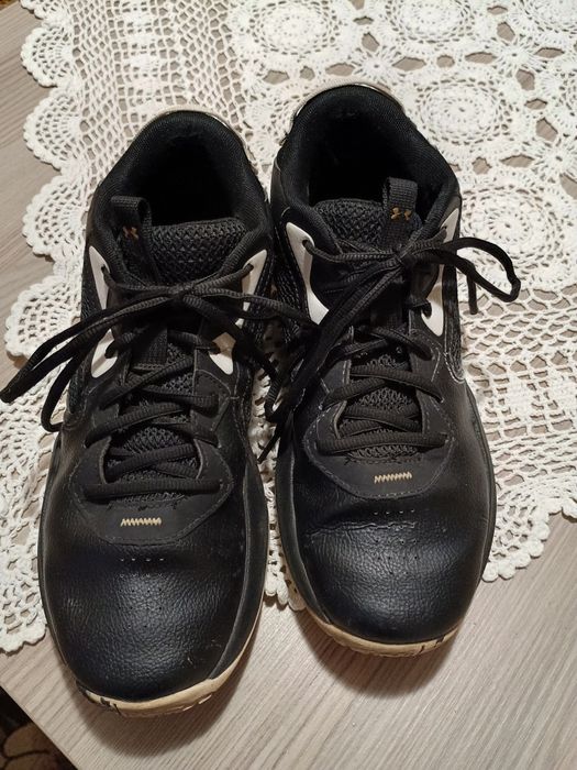 Черни 41 маратонки Under Armour