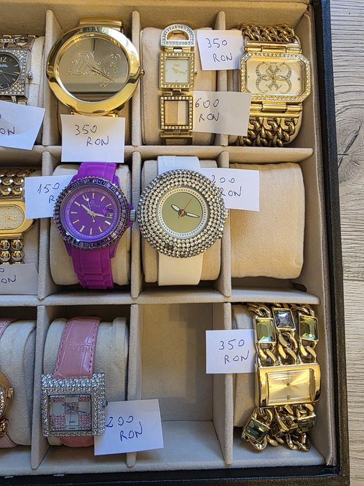 Vând ceasuri de dama
