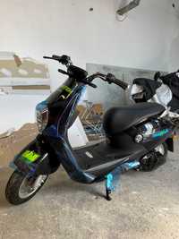 Moped Electric Freewheel E-Scooter Mine Plus
