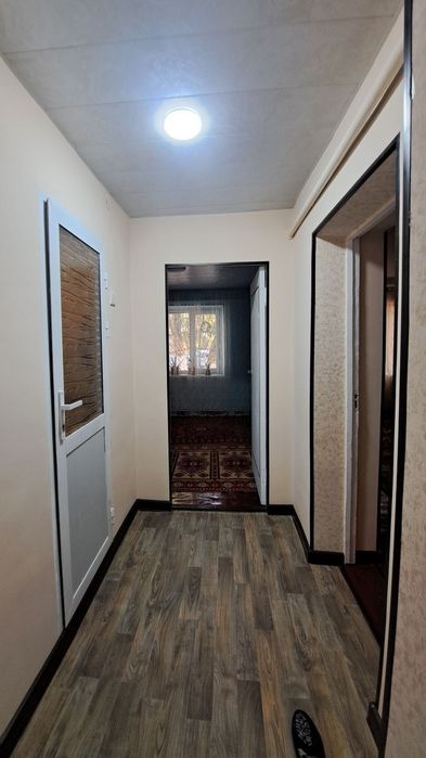 Чирчик шахар 
Троицкий 13-мактаб ёнида
#1-хона 1-этаж 
Квартира иж