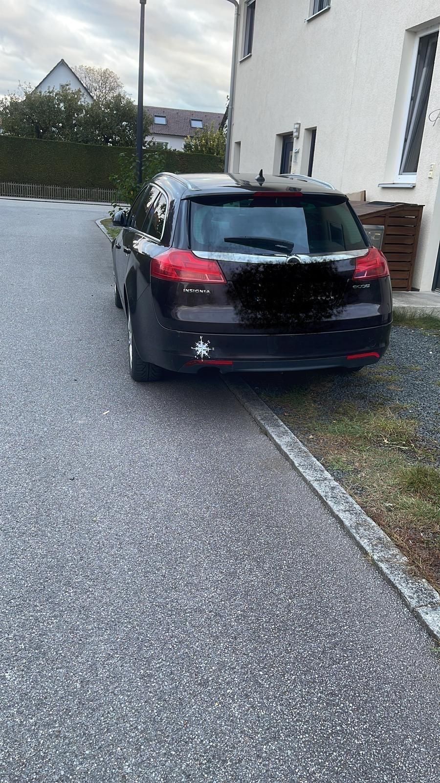 Vând Opel Insignia
