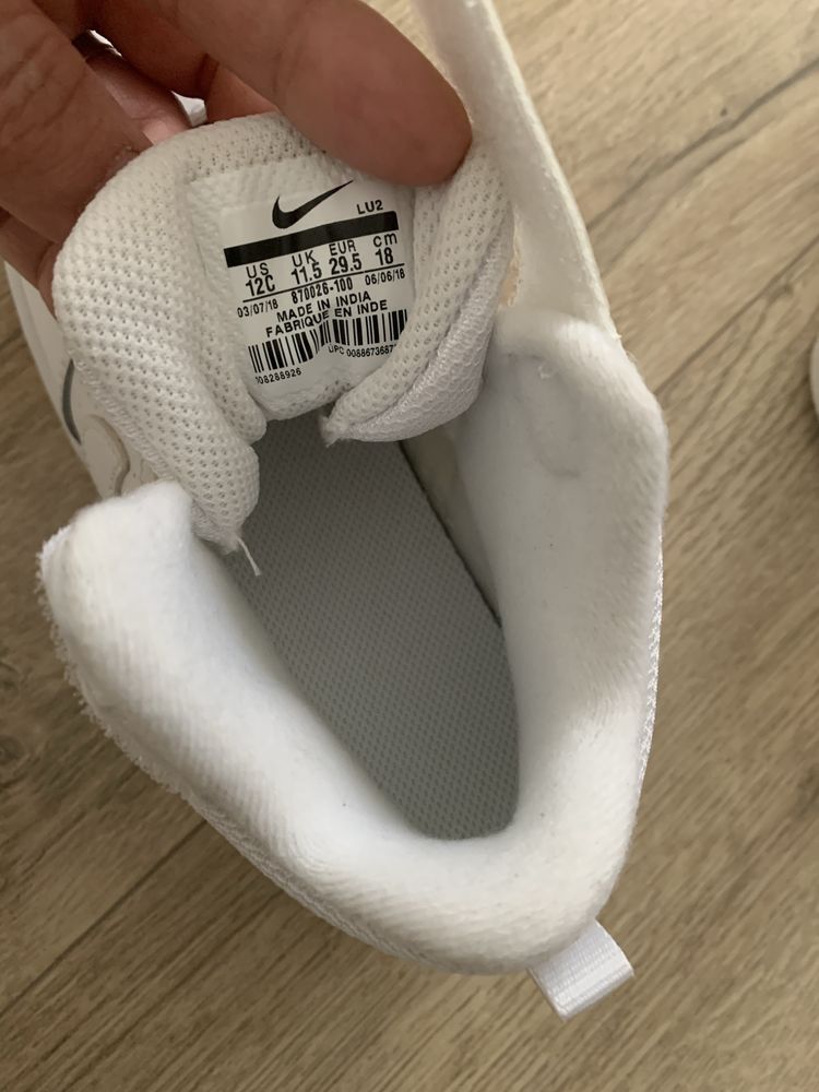 Adidasi Nike gheata albi, marimea 29, 5 cm - noi
