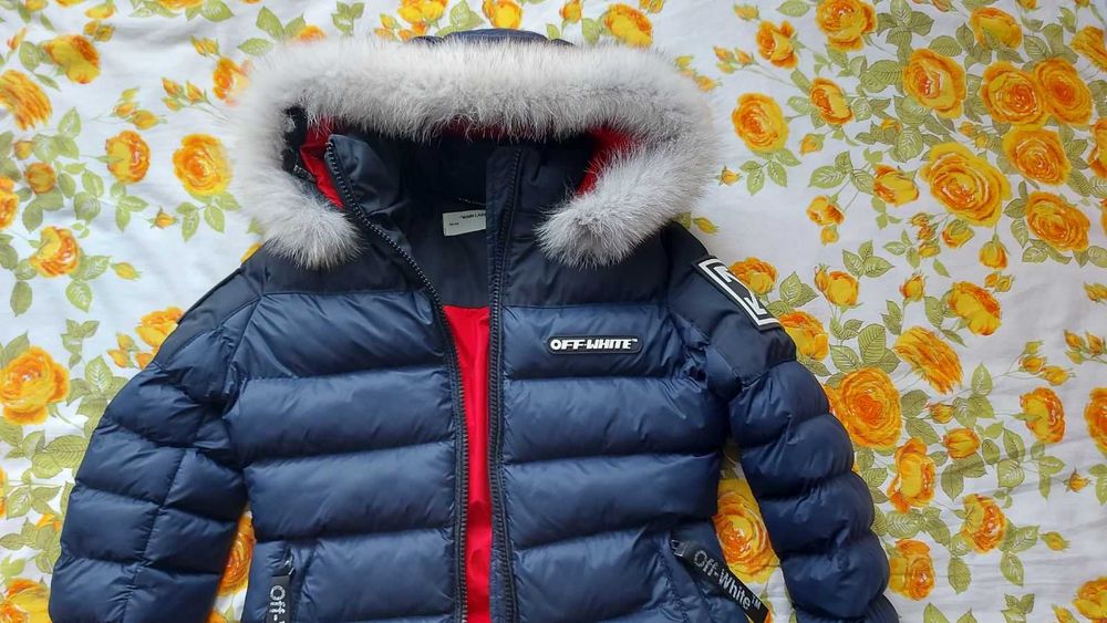 Дамско зимно яке с качулка от естестван пух