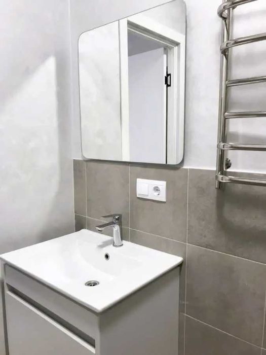 Дава се под наем Двустаен апартамент в София, Център - 55 кв.м за 382.5 € - Снимка #1