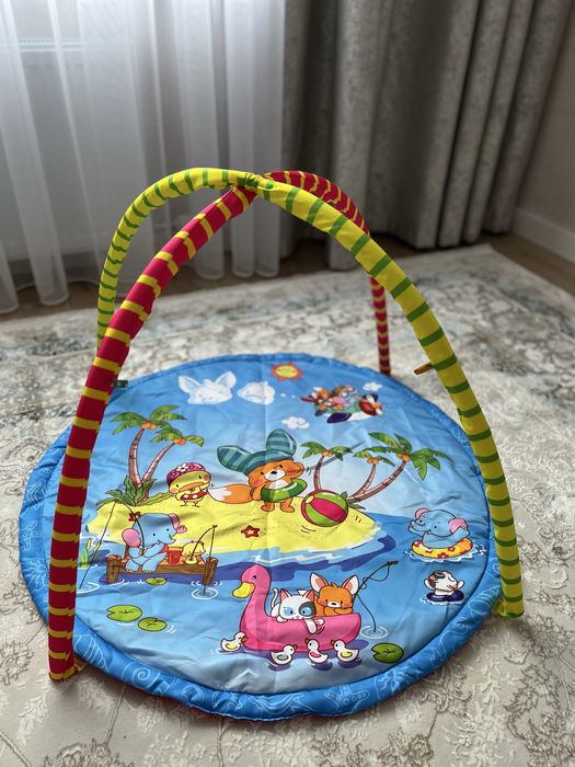 Развивающий коврик для детей в отличном состояний