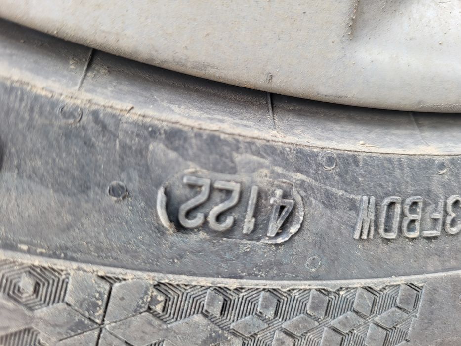 Зимни гуми Континентал с оригинални джанти 17 ки, от Нисан Кашкай