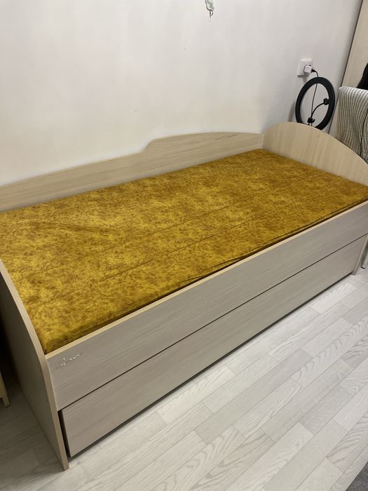 Балдарга арналган кровать матрасымен